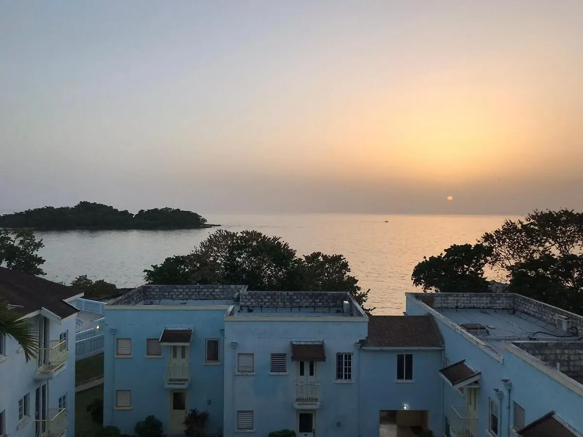 Negril Oceanview Escape - Beachfront Studio Orange Bay Τζαμάικα