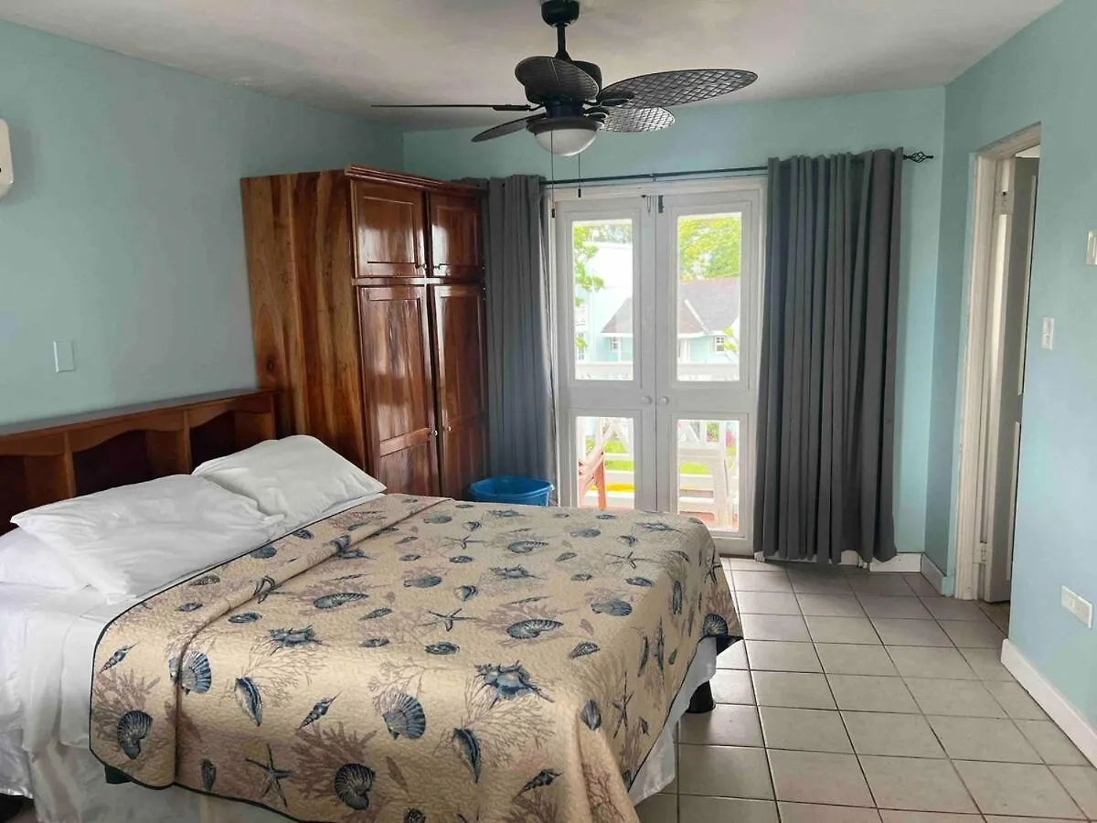 Negril Oceanview Escape - Beachfront Studio Orange Bay Διαμέρισμα
